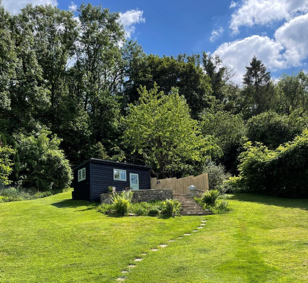 Secluded Lodge With Spectacular Views And Hot Tub! 바스 외부 사진