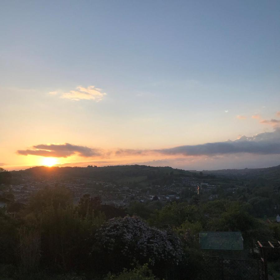 Secluded Lodge With Spectacular Views And Hot Tub! 바스 외부 사진