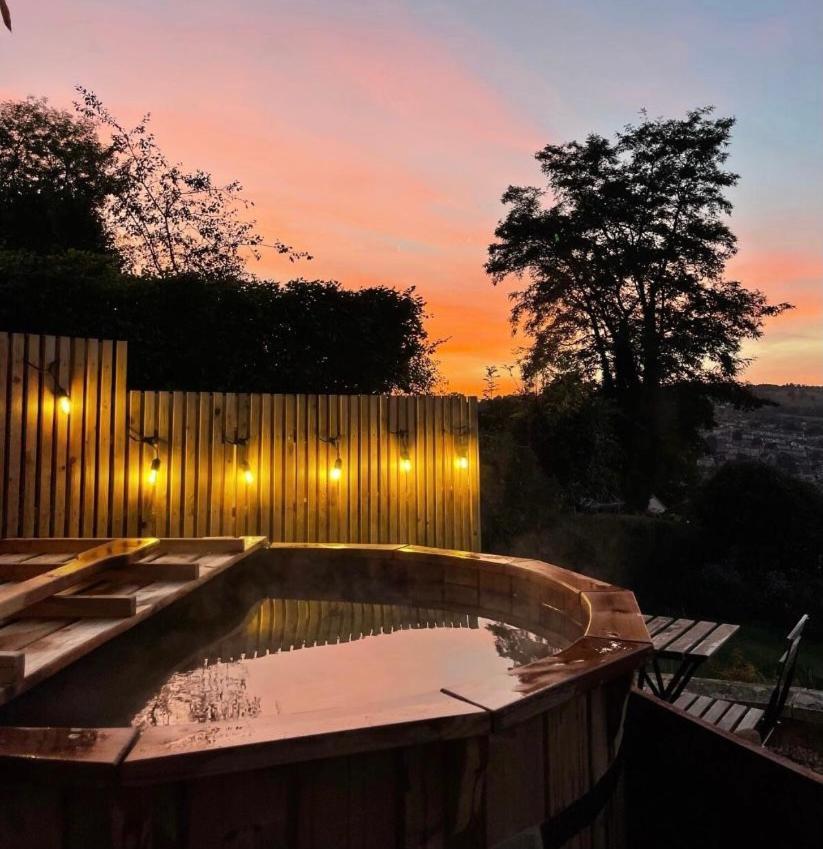 Secluded Lodge With Spectacular Views And Hot Tub! 바스 외부 사진